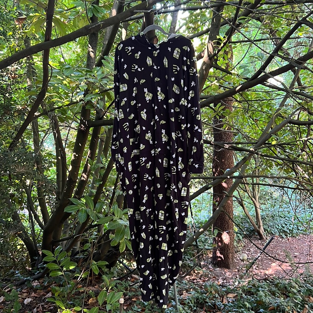 Plus-size Halloween ghost onesie pajamas